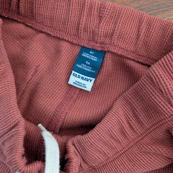 Old Navy Kids Waffle Knit Shorts - Picture 3 of 3